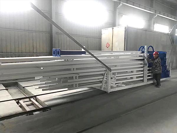 500 sets of Jieyao Lighting 8-meter 120W solar street lights export to Bahrain