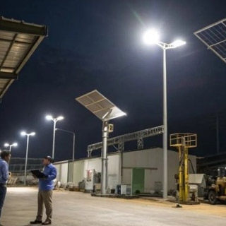 Industrial-Solar-Street-Lights.jpg