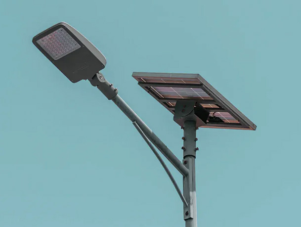 Integrated and Split Solar Street Lights Compariso