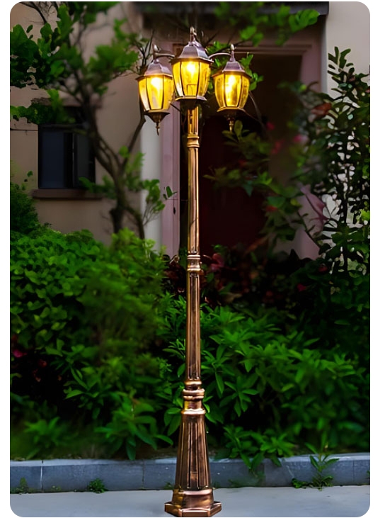 courtyard lamp.jpg