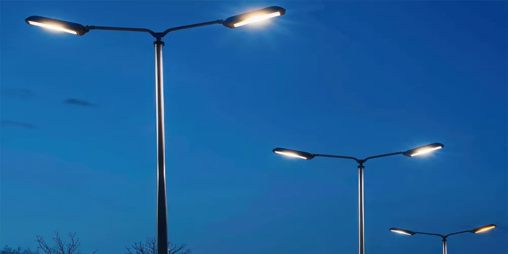 Outdoor lighting pole selection guide for height material and durability planning